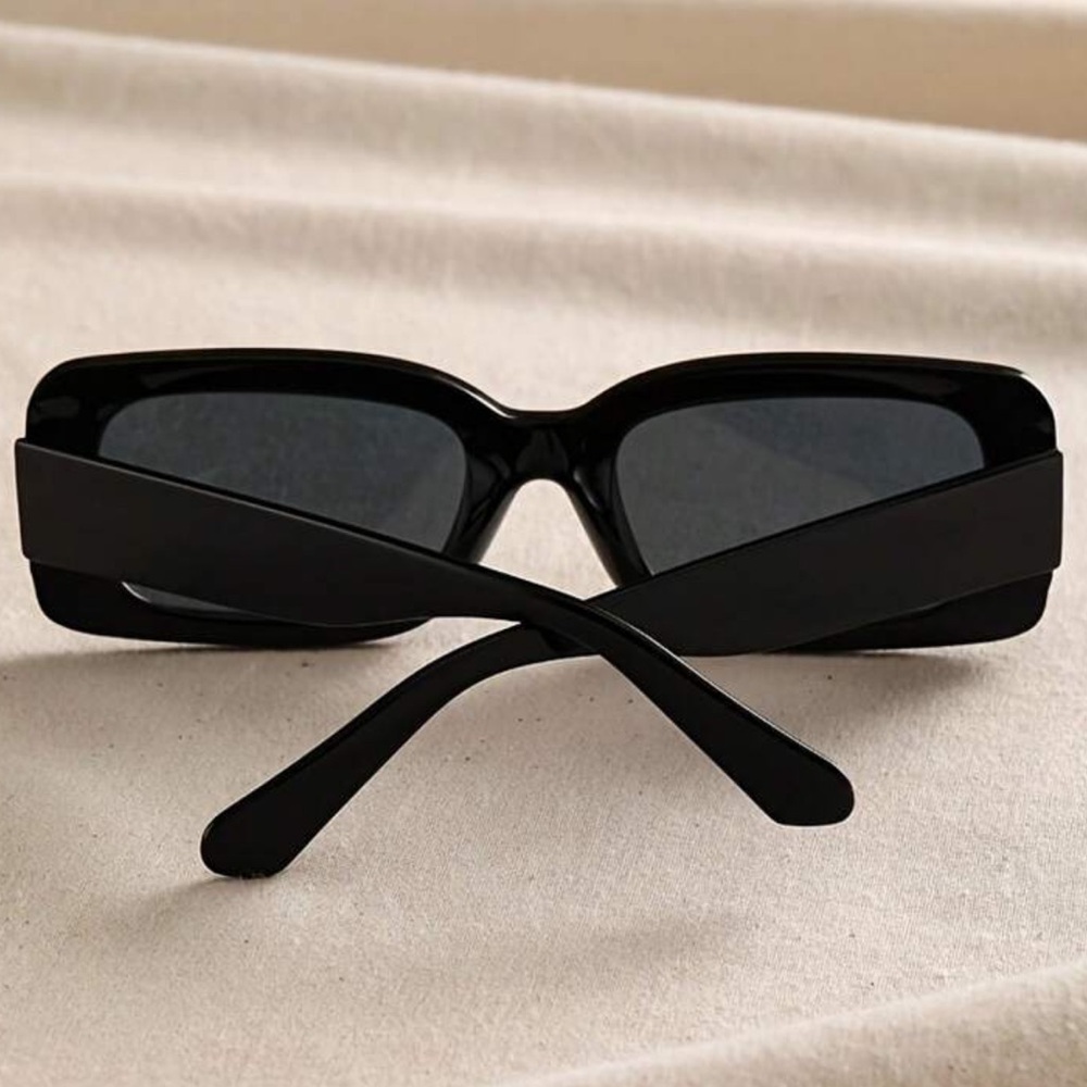 🔥🔥🆕Chic Black Rectangular Sunglasses - Picture 2 of 9